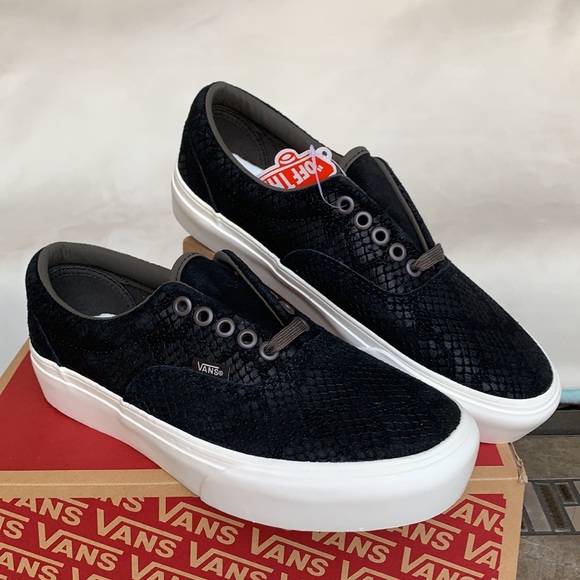 Meet your Posher, Vans - Picture 14 of 16